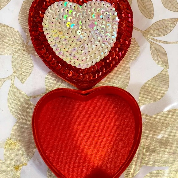Set Of 3 Valentines Heart Ornament ,2 trinket Boxes - Picture 4 of 7